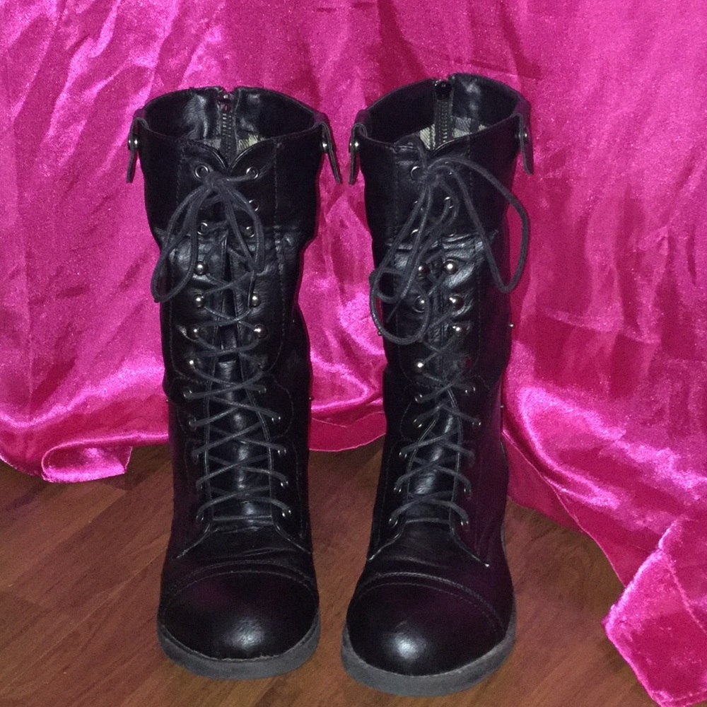 Combat boots